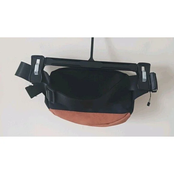 Wilderdog Dog Treat Pouch Fanny Black Utility Pack - Picture 2 of 8